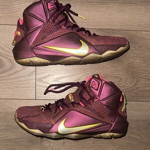 Nike Men's Purple and Yellow Sneakers